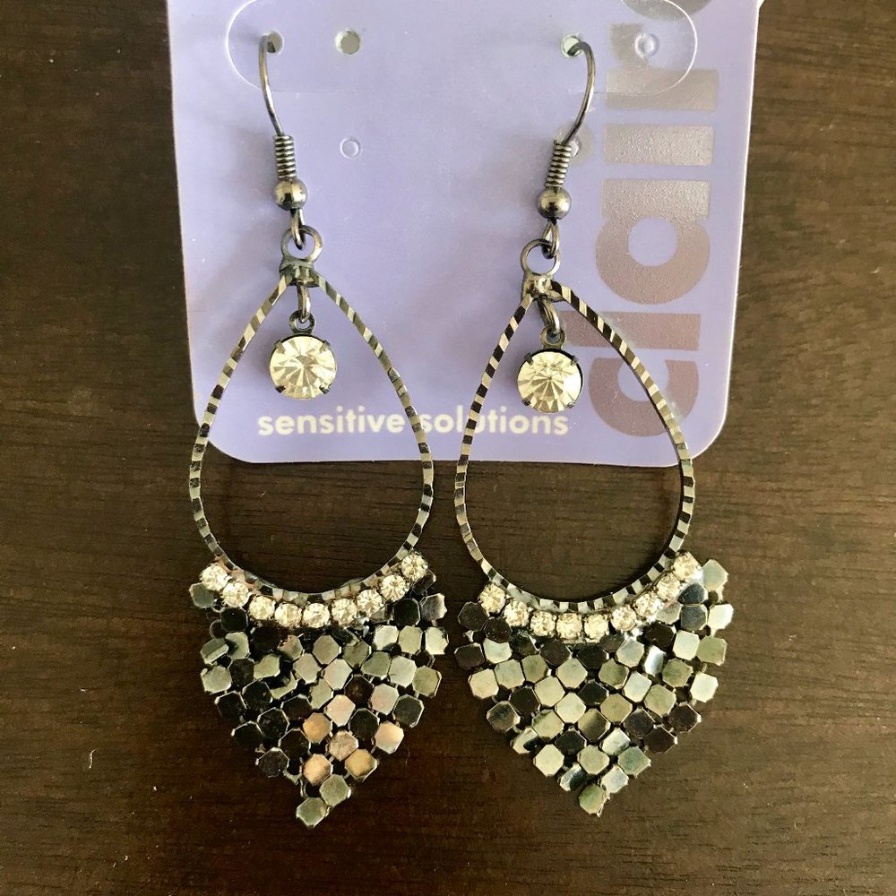 Teardrop Silver Stone Dangly Earrings